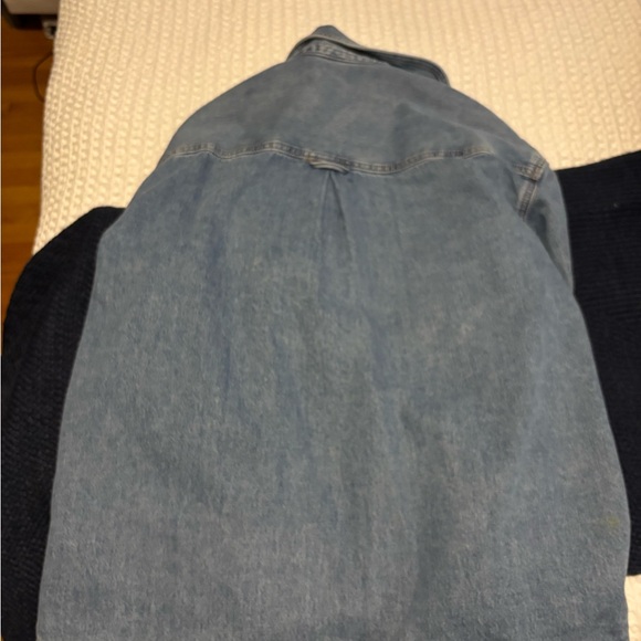 Old Navy Women’s Blue Denim Button-Up Shirt / Shacket - Picture 2 of 2